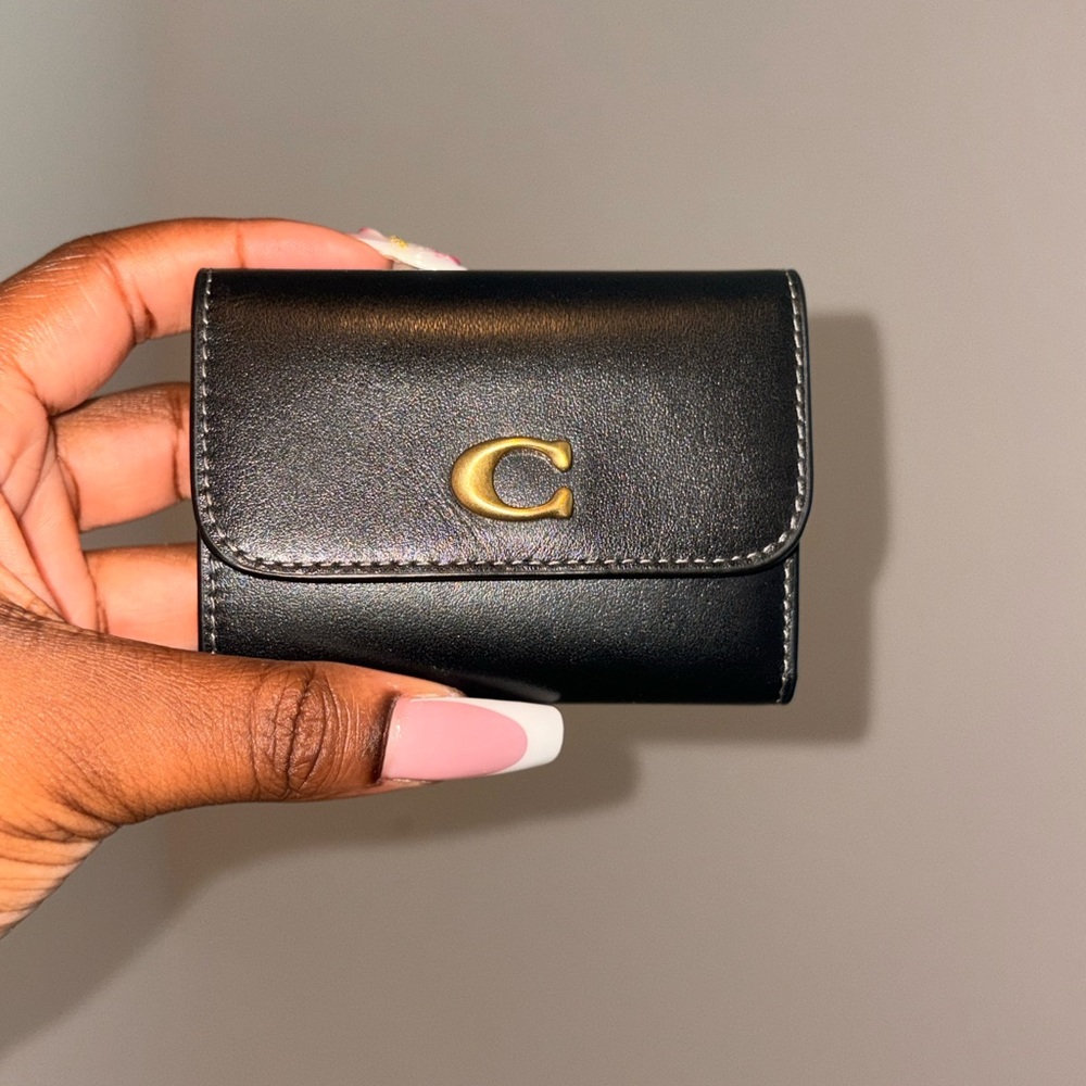 Coach Essential Card Holder Wallet